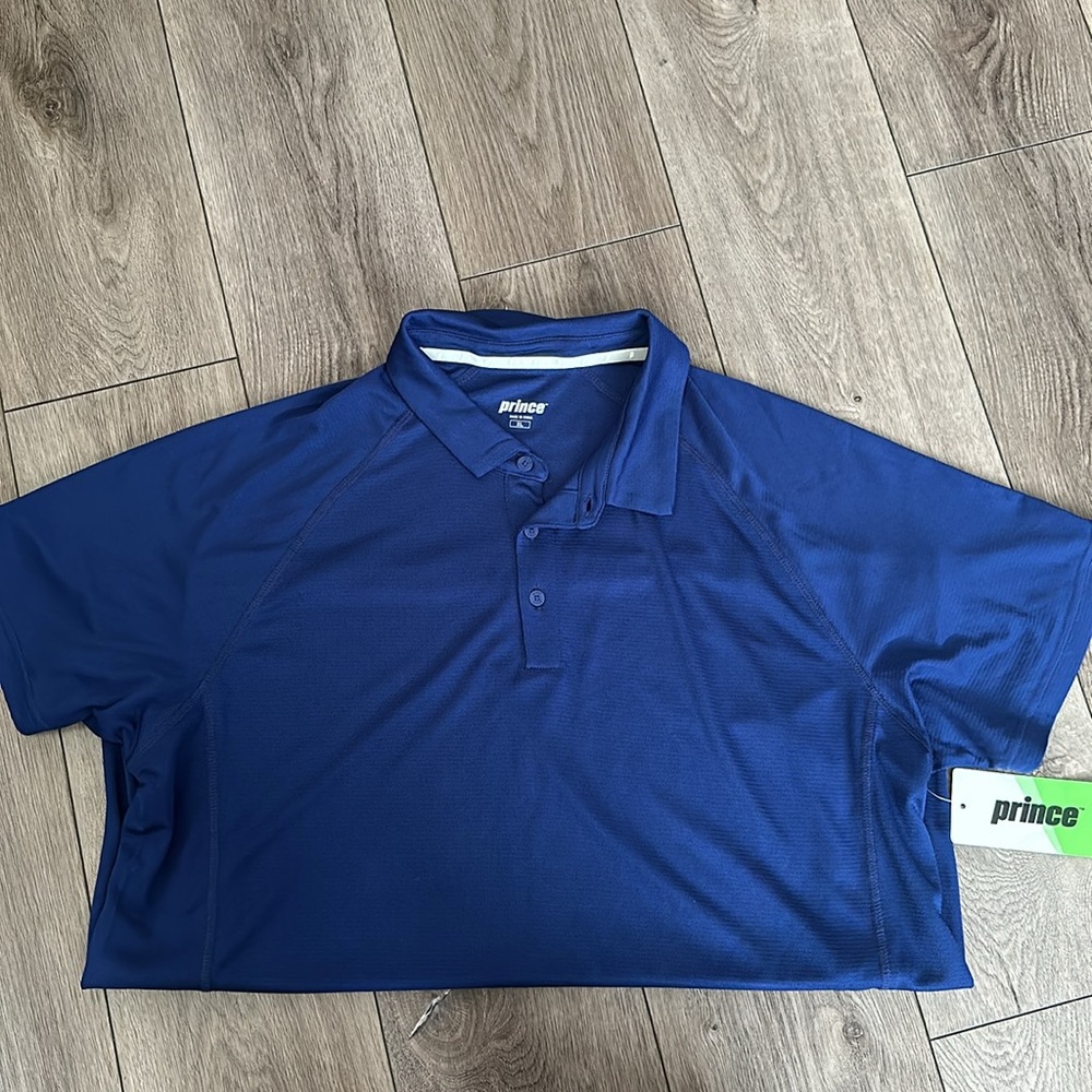 Men’s golf shirt
